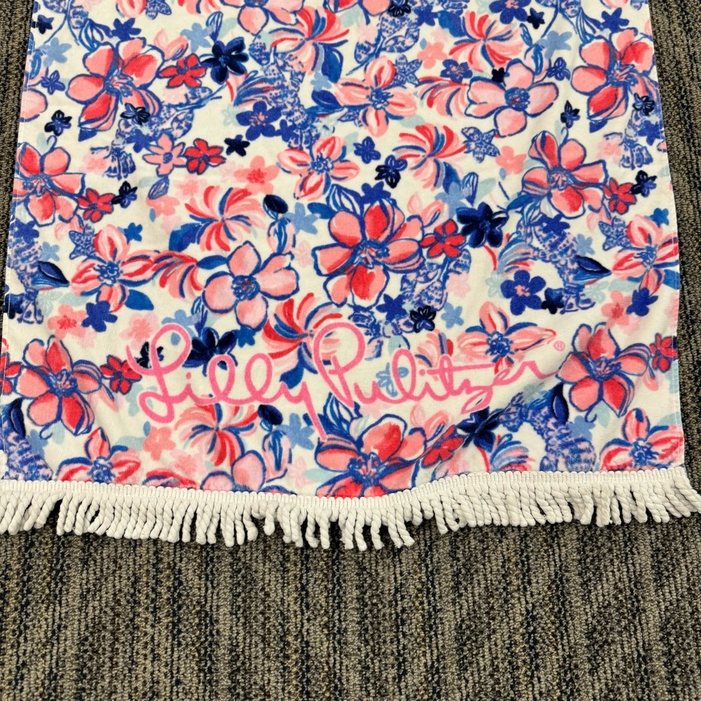 LILLY PULITZER Beach Towel~Party Like A Lobstar~Pink Blue Floral~Resort White